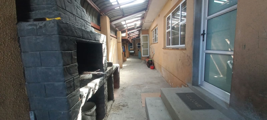 5 Bedroom Property for Sale in Belgravia Western Cape